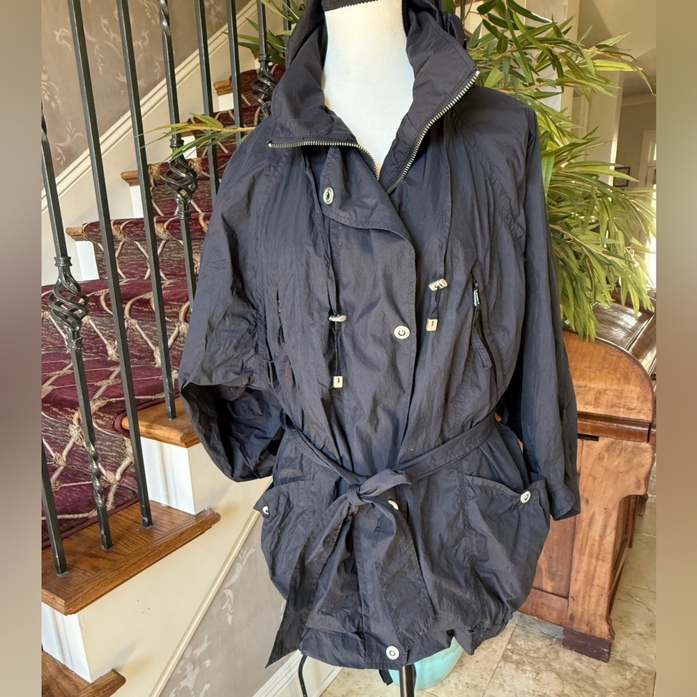 COLE HAAN ladies, packable, black rain, jacket size medium excellent condition - Picture 3 of 13